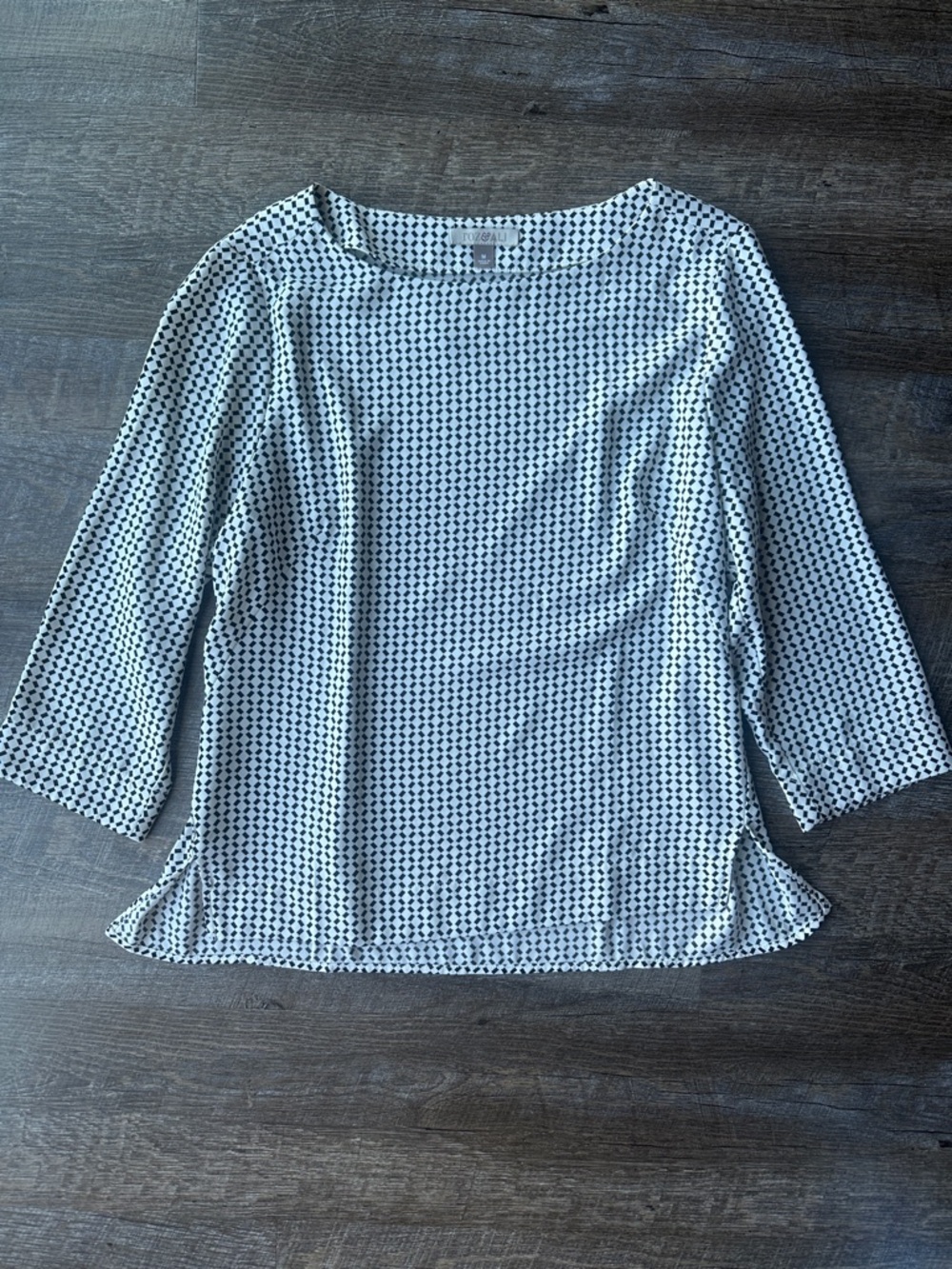 Roz & Ali White Long Sleeve Top with Black Micro Geo Print